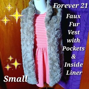 FOREVER 21 Faux Fur Vest w Pockets & Inner Liner